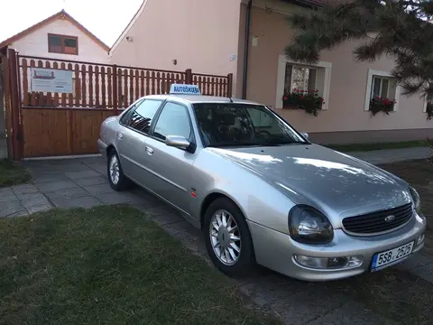 Ford Scorpio Cosworth V6 2,9i automat – výcvikové vozidlo Autoškoly Noháček