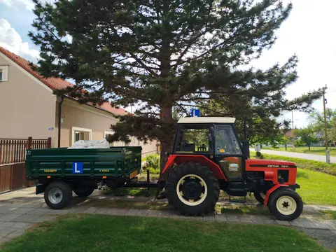 Zetor 7211 s vlekem – výcvikové vozidlo Autoškoly Noháček